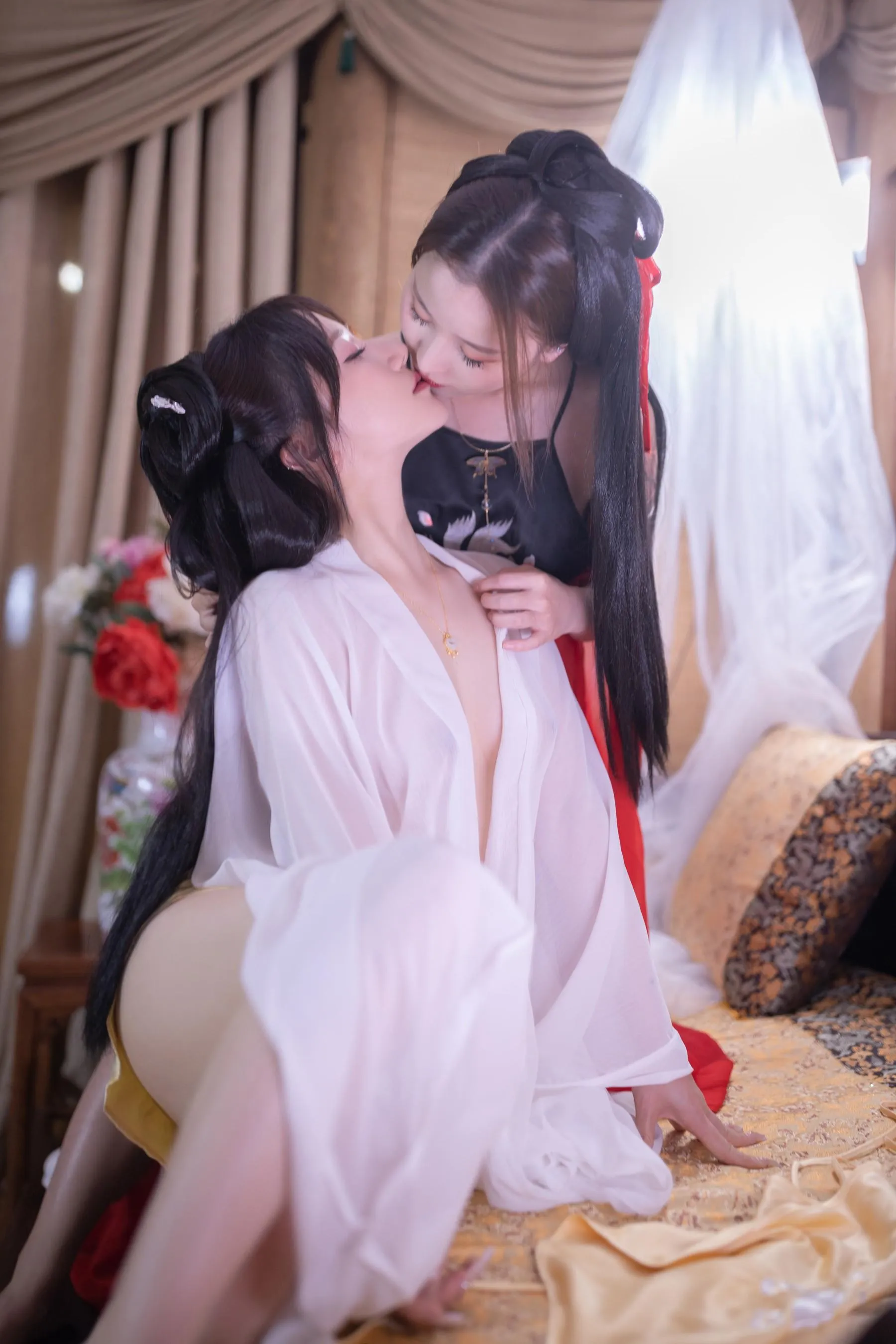 NO.0028 秀人名模鱼子酱Fish内部私购未上架《双女古装剧情》写真 [67P]插图5